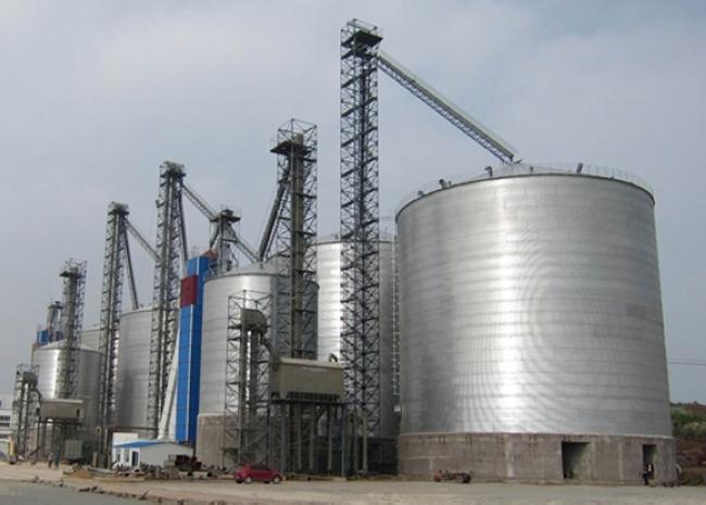 巴州大型钢板库构造参数及水泥储存质量